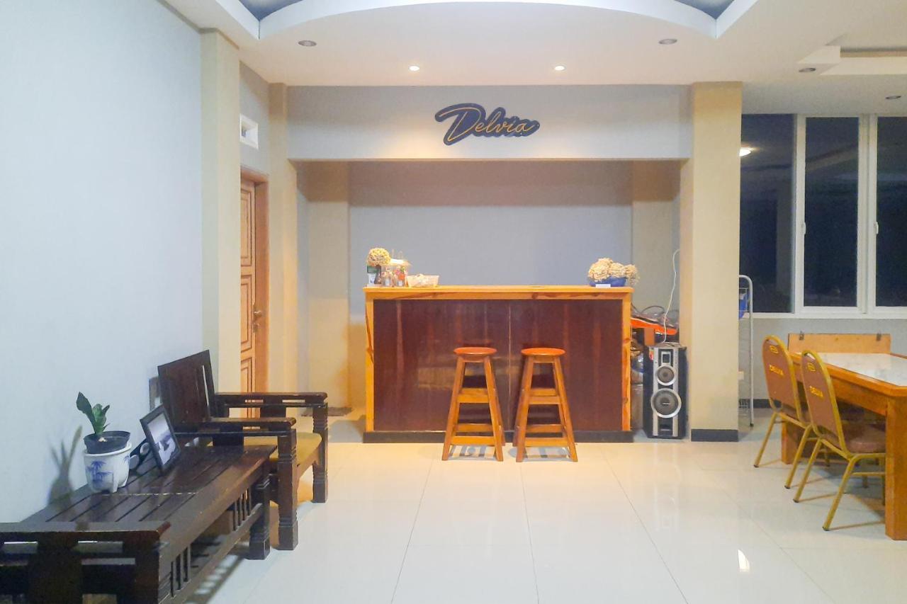 Delvia Bromo Homestay Mitra Reddoorz Pasuruan Bagian luar foto