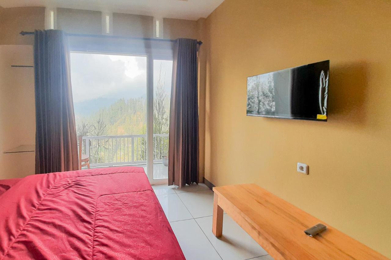 Delvia Bromo Homestay Mitra Reddoorz Pasuruan Bagian luar foto